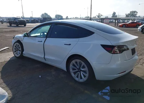 2022 Tesla Model 3 Long Range Dual Motor All-Wheel Drive z USA, uszkodzony, nr VIN 5YJ3E1EB9NF183244